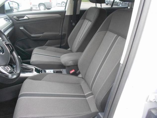 VOLKSWAGEN T-Roc LIFE DSG rif. 23319239 - Foto 8