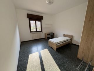 Stanza in appartamento in affitto a Novara