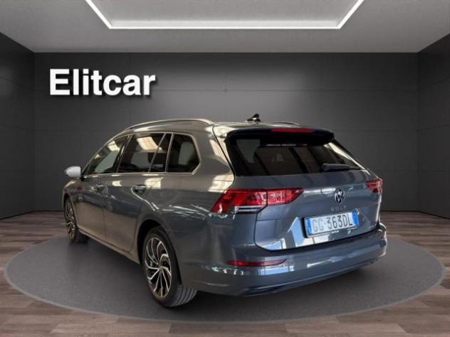 VOLKSWAGEN Golf Variant 1.0 eTSI EVO DSG Life rif. 23801875 - Foto 4