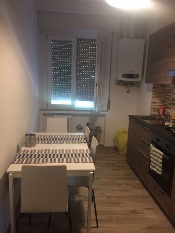 Affittasi stanza in zona ospedale a studente o giovanissimo lavoratore. - Foto 3