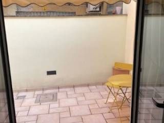 RE DI ROMA MONOLOCALE ARREDATO SU DUE LIVELLI CON SPAZIO ESTERNO - Foto 11