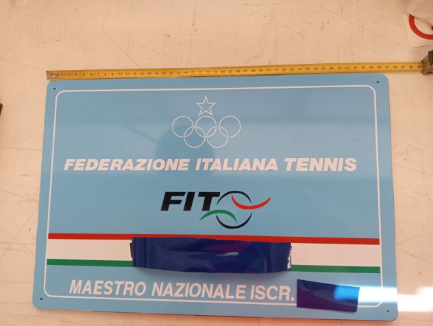 duplicato targa maestro di tennis a seguito usura solo adesivo senza supporto - Foto 2