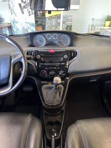 Lancia Ypsilon cambio automatico - Foto 7