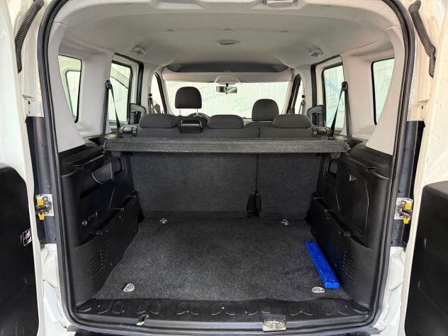 Fiat Doblò 1.6 Mjet Autocarro N1 5 posti - Foto 10