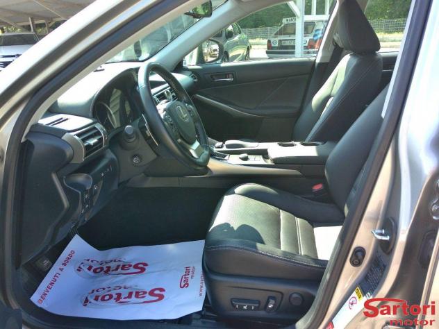 LEXUS - IS - Hybrid Luxury - Foto 5