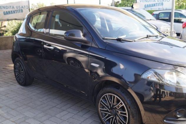 LANCIA Ypsilon 1.0 FireFly 5 porte S&S Hybrid Gold rif. 23896264 - Foto 3