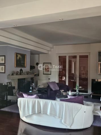 APPARTAMENTO di 6 vani e di 250 mq (GROSSETO) rif. 03696