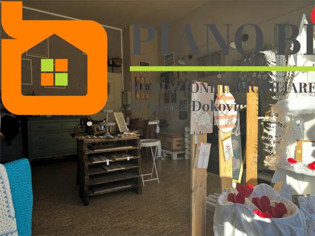 V000476 - BILOCALE DA RISTRUTTURARE CON NEGOZI SOTTOSTANTI - Foto 2