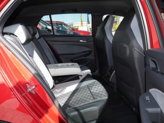 VOLKSWAGEN Golf 2.0 TDI 150 CV DSG SCR R-Line rif. 23681022 - Foto 6