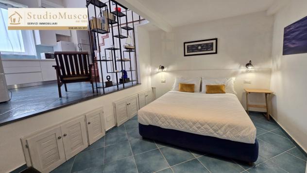 StudioMusco vende a Capri, su via Marina Grande, appartamento su due livelli. - Foto 13