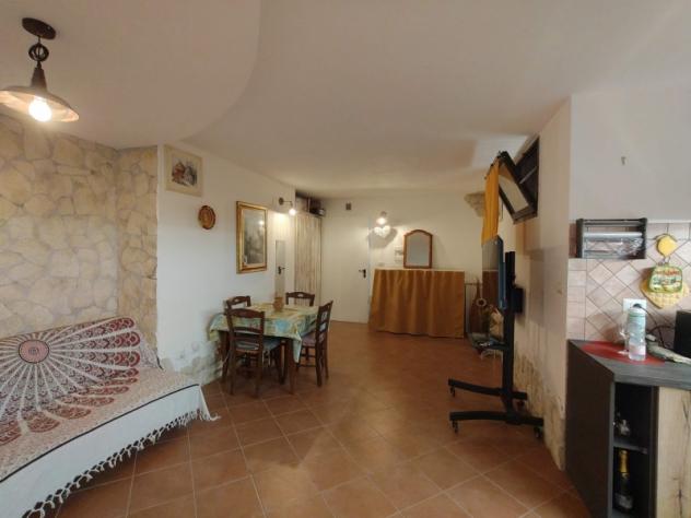 “Locale C/2 semi-indipendente, con ingresso autonomo, ideale come punto di appoggio estivo o per brevi periodi.” - Foto 6