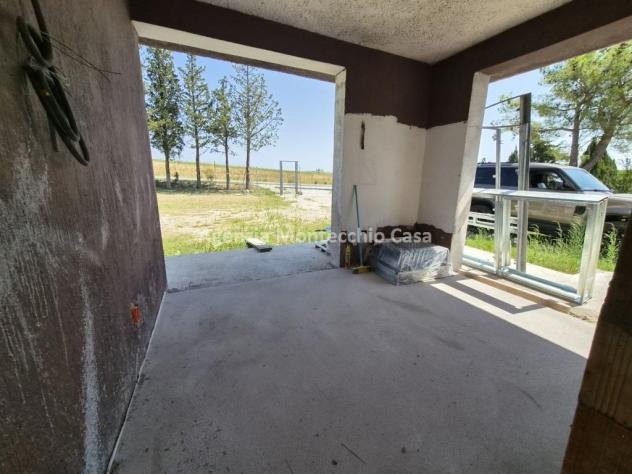 CASA SINGOLA IN POSIZIONE COLLINARE PANORAMICA E SOLEGGIATA - Foto 13