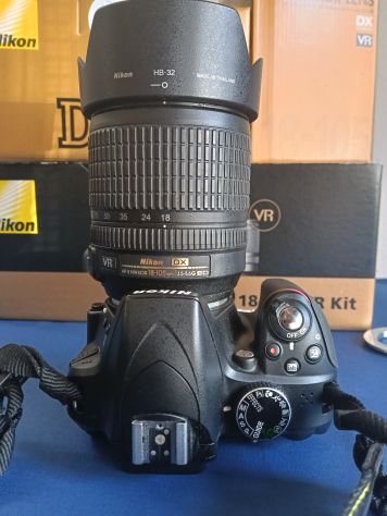 Nikon D3300 con obiettivo 18-105 VR. Scatole originali, come nuova! - Foto 3