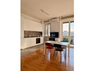 Monolocale arredato con balcone disponibile da subito