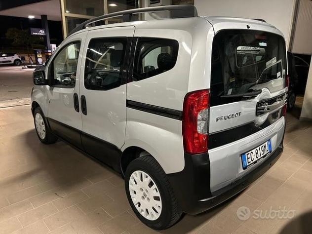 PEUGEOT Bipper Bipper Tepee 1.4 HDi 70CV Outdoor 2-Tronic - Foto 4