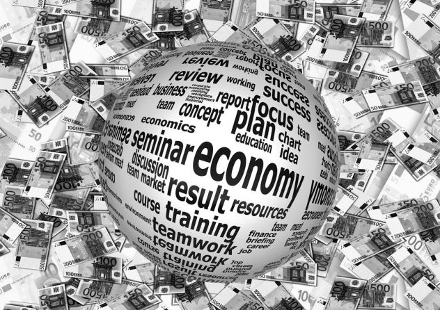 LEZIONI ECONOMIA POLITICA / ECONOMIA AZIENDALE