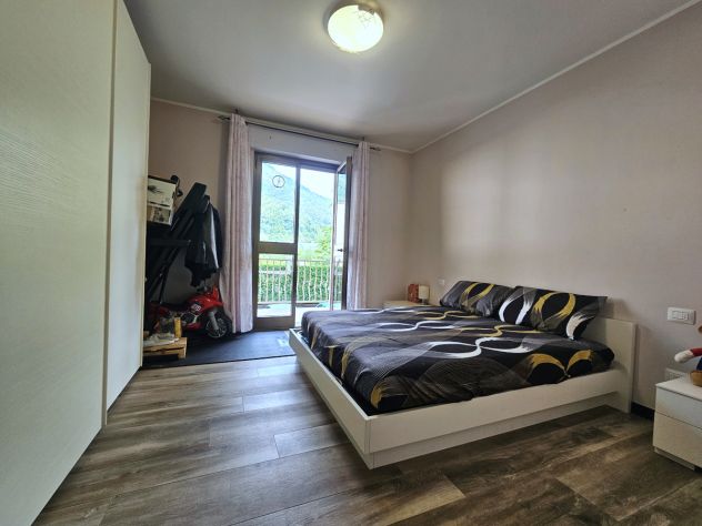 Ampio trilocale ristrutturato con arredo moderno - Foto 4