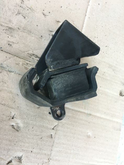 Supporto Motore SINISTRO / SX Nissan KING CAB D21 / MD21 1998 - Foto 3