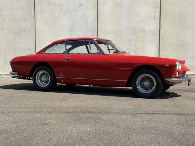 Ferrari 330 GT 2+2 restauro da concorso