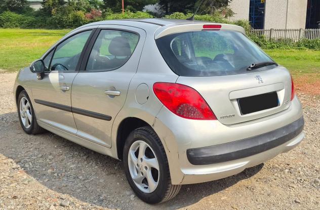Peugeot 207 1.4 8V 75CV 5p. X Line - Foto 8