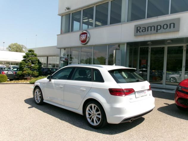 Audi A3 1.6 TDI Sportback S-LINE - Foto 6