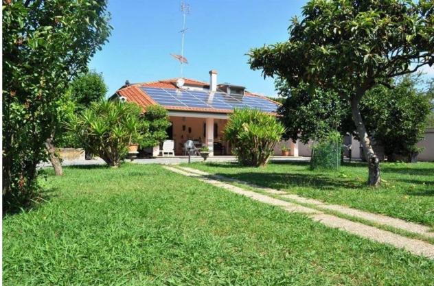 Villa in vendita a Marina di Carrara - Carrara 200 mq Rif: 1135175