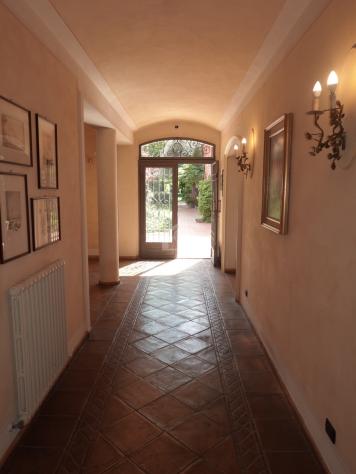 Luzzara vendesi casa indipendente 10 vani 350 Mq - Foto 3