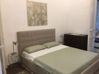 beautiful room in shared apartment city center