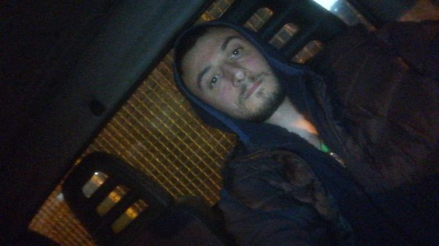 Sono un ragazzo di 25 anni italiano che cerca compagnia femminile di qualsiasi età Tel:3917562905