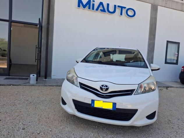 Toyota Yaris 1.0 GPL - Foto 8