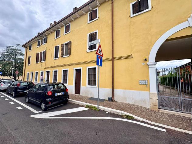 V005511 - APPARTAMENTO QUADRILOCALE AL PIANO TERRA CON TAVERNA E GARAGE