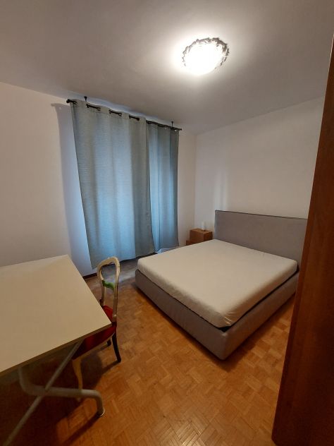 Camera singola molto spaziosa in affitto - zona Bicocca