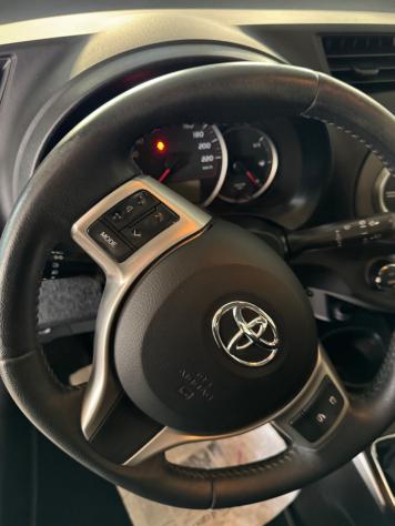 Toyota Yaris 1.4 D-4D 5 porte Lounge - Foto 3