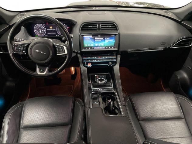 Jaguar F-Pace 2015 2.0d i4 R-Sport awd 180cv auto my20 - Foto 10