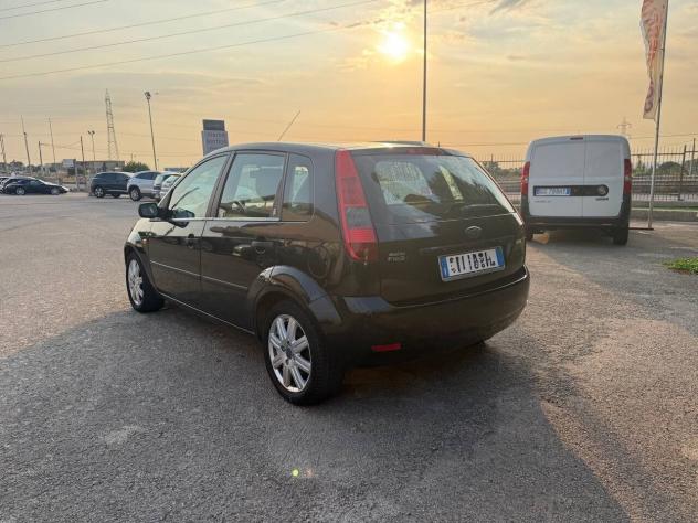 Ford Fiesta 1.4 TDCi 5p. Ghia - Foto 4