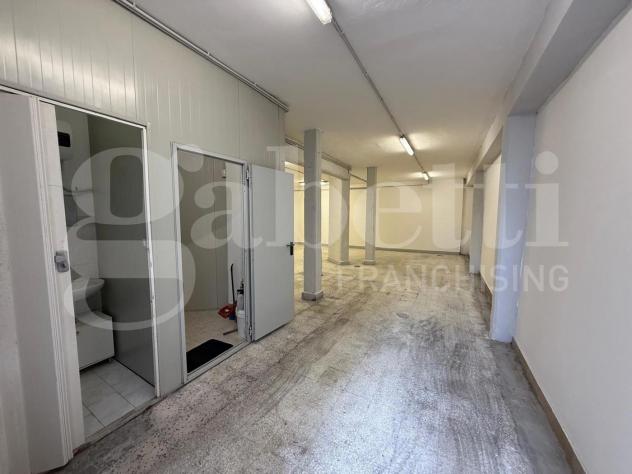 Magazzino - Misterbianco . Rif.: Cod. rif DR098 affitACG