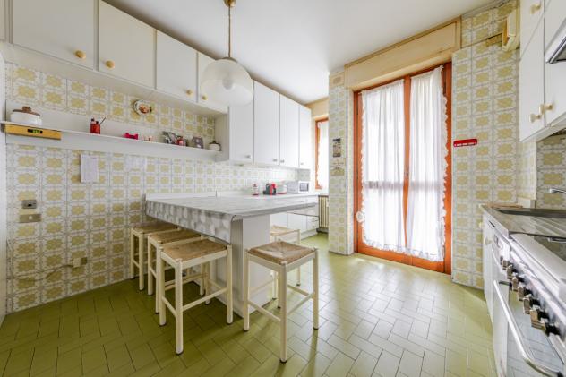 Milano ottimo appartamento via Niccolini numero due metri quadri 220 elegante condominio piano alto soggiorno terrazzo quattro camere tripli servizi d - Foto 14