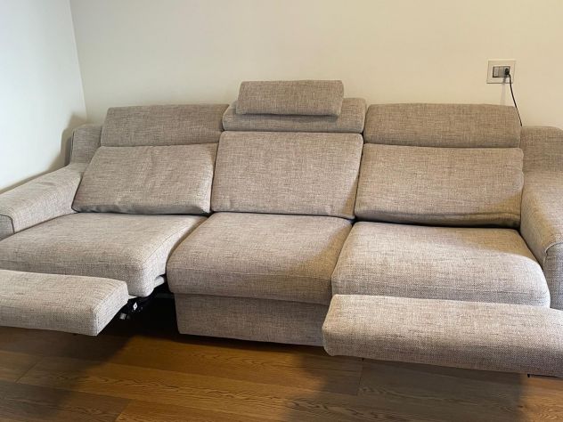 Divano 3 posti elettrico in tessuto moderno 253x100 cm - Ottime condizioni - Foto 8
