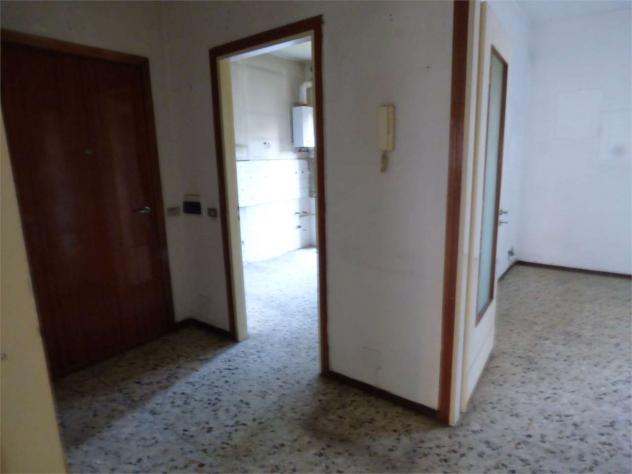 V001510 - BOVISIO CENTRO 3 LOCALI CUCINA ABITABILE DA RISTRUTTURARE - Foto 5