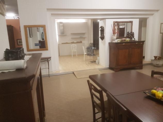 Oltre 3 vetrine in affitto a Rimini - Foto 9