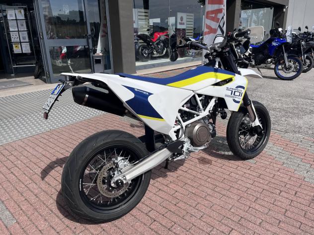 Husqvarna 701 Supermoto POCHI KM - Foto 3