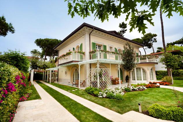 VILLA di 12 vani e di 570 mq (PIETRASANTA) rif. MP381 - Foto 2