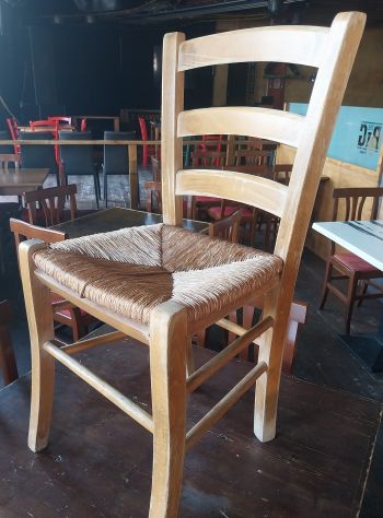 SEDIE IN LEGNO CHIARO IMPAGLIATE