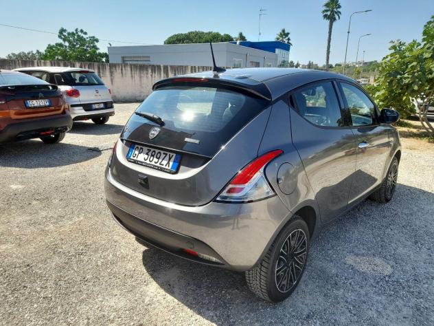 LANCIA - Ypsilon - 1.0 FireFly 5p. S&S Hybrid Oro - Foto 5