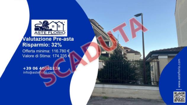 Immobile in asta di 97 m², box auto in vendita a Giugliano in Campania