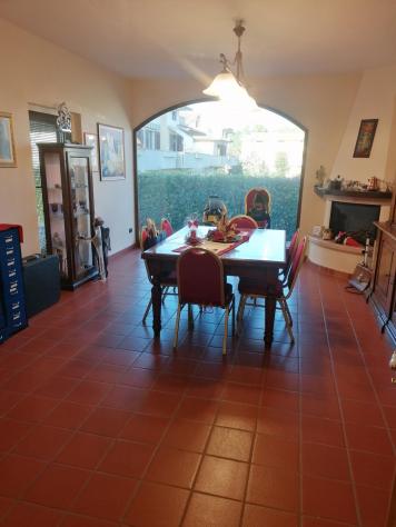 Villa in vendita a Poggio a Caiano 300 mq Rif: 1299232