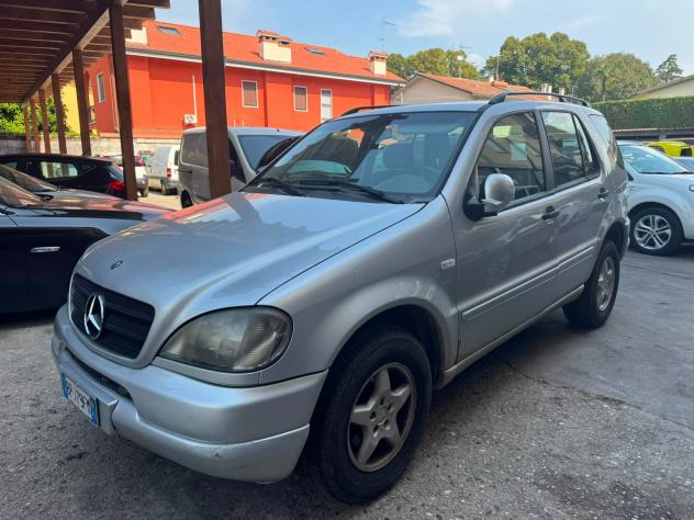 Mercedes-benz ML 270 turbodiesel cat CDI MOTORE CON VALVOLA BLOCCATA VENDITA INTERA PER RICAMBI