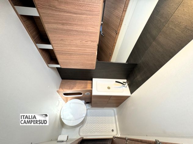 Caravan Weinsberg CaraOne 400 LK Con 4 Posti Letto Del 2023 - Foto 10
