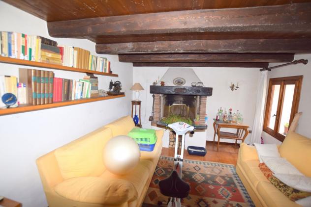 CASA INDIPENDENTE di 3 vani e di 140 mq (CAVASO DEL TOMBA) rif. H54_6 - Foto 2
