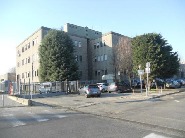 Immobile di 240 m² con più di 5 locali in affitto a Rho - Foto 2
